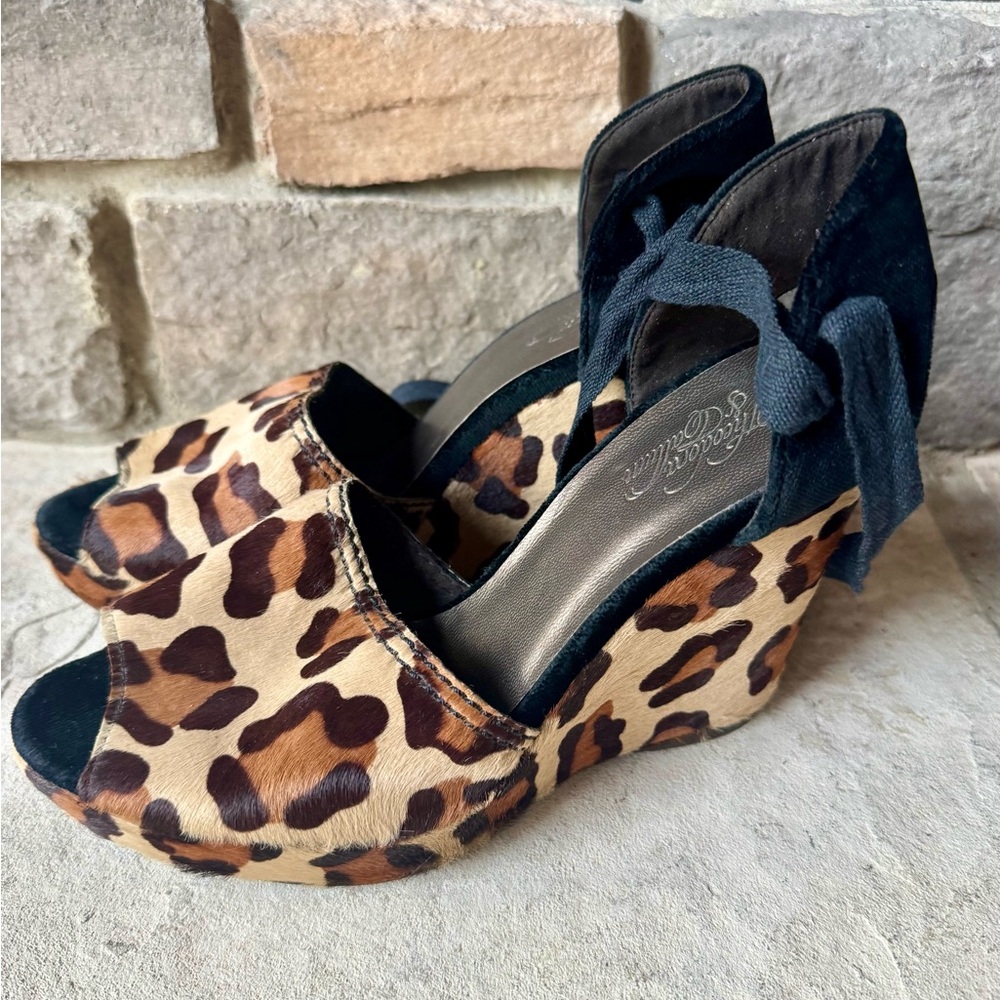 Stuart Weitzman x Theodora & Callum Leopard-Print Wedge Sandals Size 7 - Picture 1 of 9